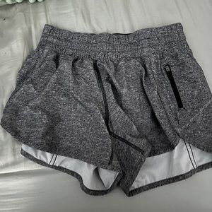 LULULEMON HOTTY HOT NEVER WORN